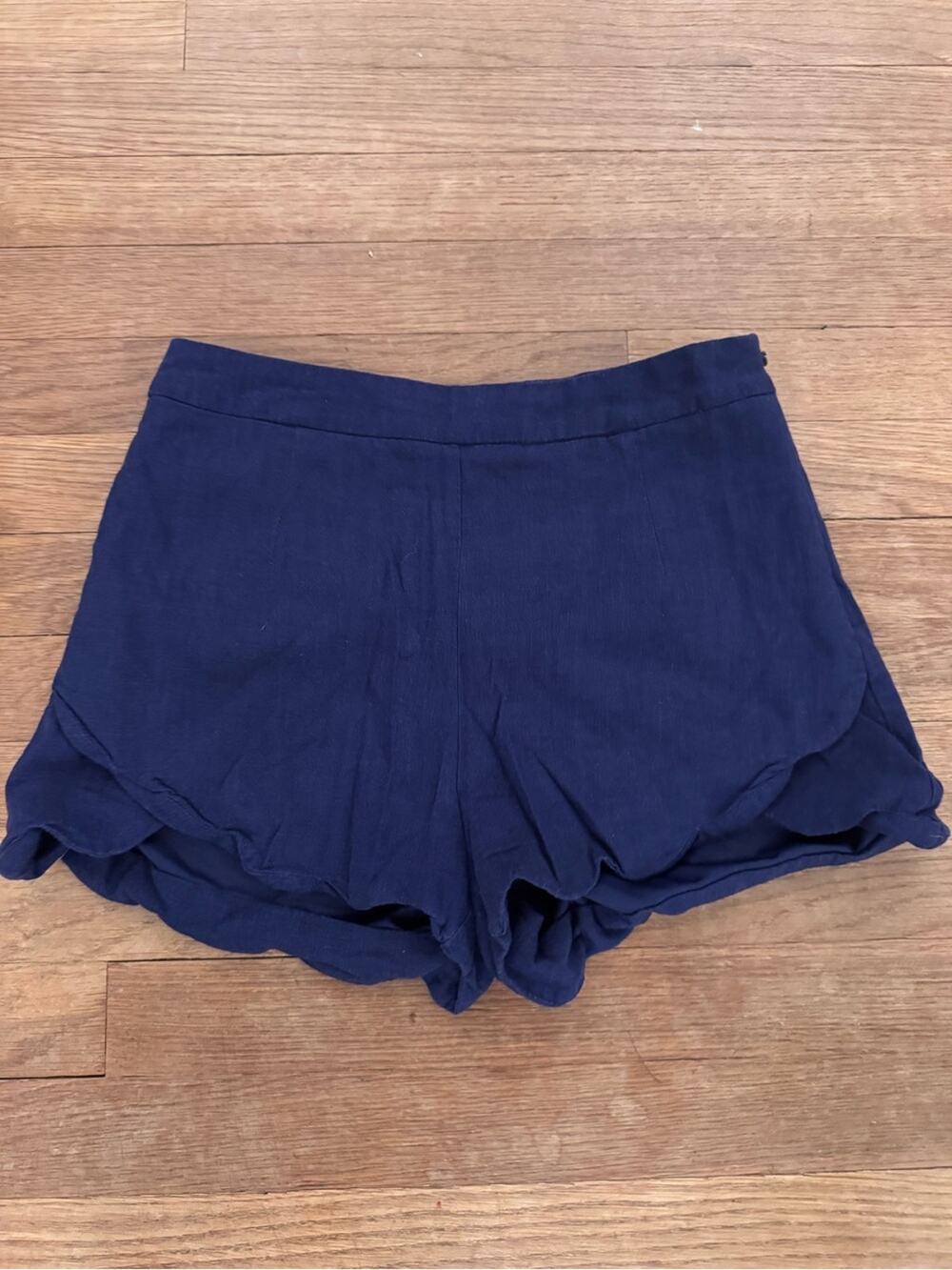 Alya Women's Navy Blue Scalloped Linen Blend Shorts - Size S
 b14